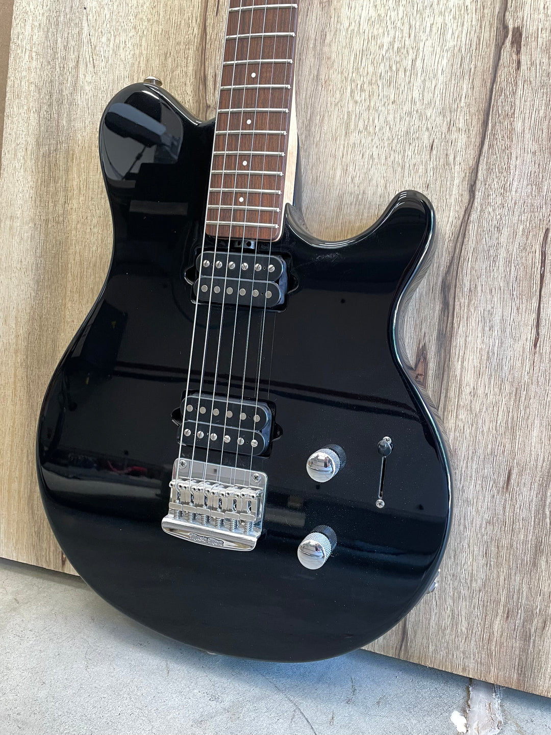 Ernie Ball Axis Sport