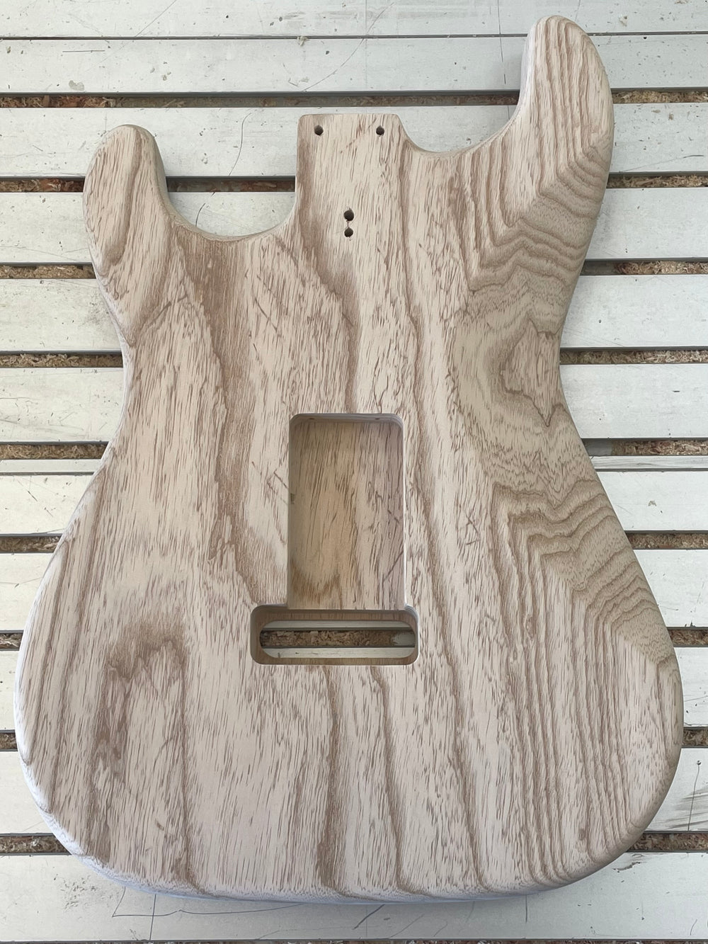 Raw Mid-70's Strat-Style Body - ONE PIECE