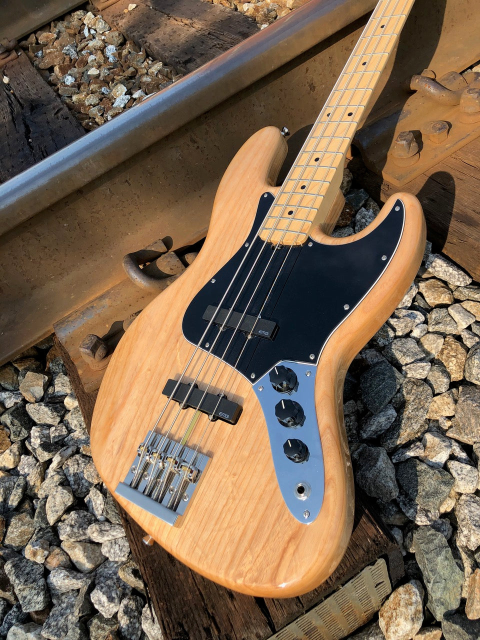 Contour 70's Bass